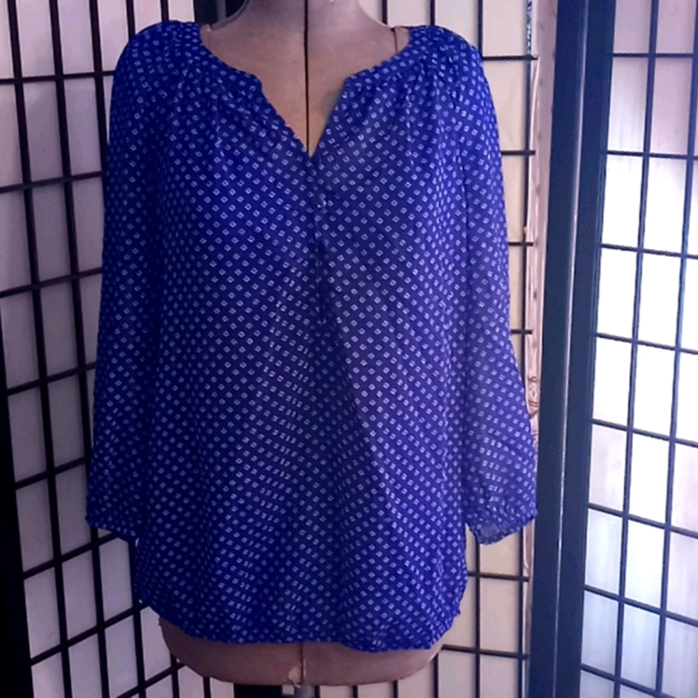 New bold blue multi color top 💙